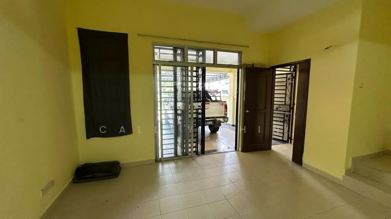 Rumah Teres untuk Disewa di Taman Pulai Jaya (Kulai) - Calley Chin - Living Room - PropertyGuru.com.my