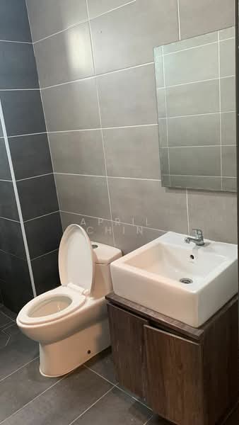 Servis Apartment untuk Disewa di Marina Residence - April Chin - Bathroom - PropertyGuru.com.my