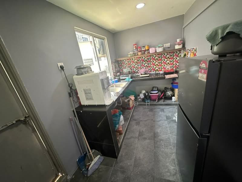 2-storey Terraced House for Sale in Taman Abad (Johor Bahru) - Kiki Oh - Kitchen - PropertyGuru.com.my