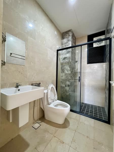 Kondominium untuk Dijual di The Cove Hillside Residence - Sam Lam - Bathroom - PropertyGuru.com.my