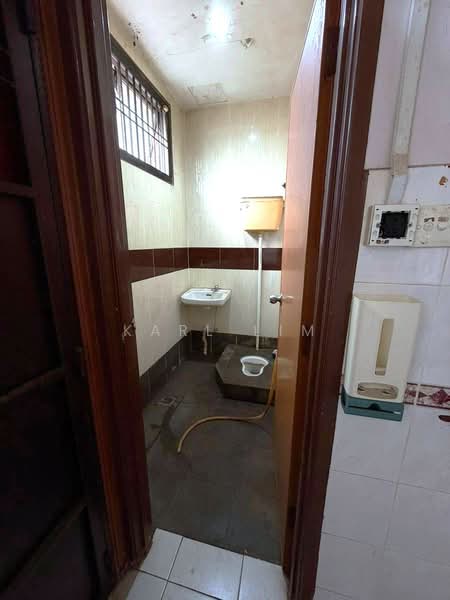 2-storey Terraced House for Sale in Taman Setia Indah (Tebrau) - Karl Lim - Bathroom - PropertyGuru.com.my