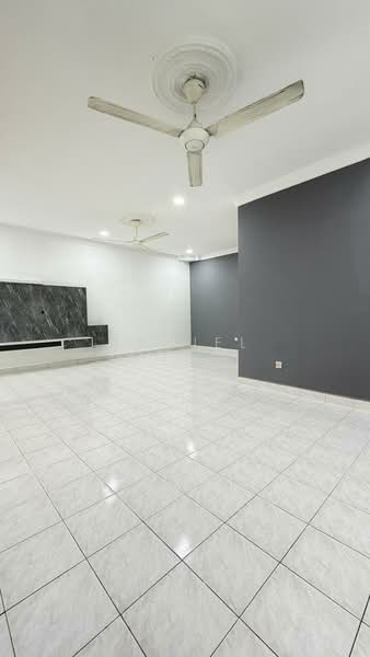 Rumah Teres 2 Tingkat untuk Dijual di Taman Mutiara Rini (Skudai) - Daniel Yong - Living Room - PropertyGuru.com.my
