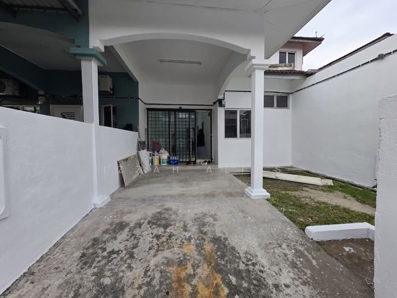 1-storey Terraced House for Sale in Puncak Alam (Selangor) - Izzah Alias - Exterior - PropertyGuru.com.my
