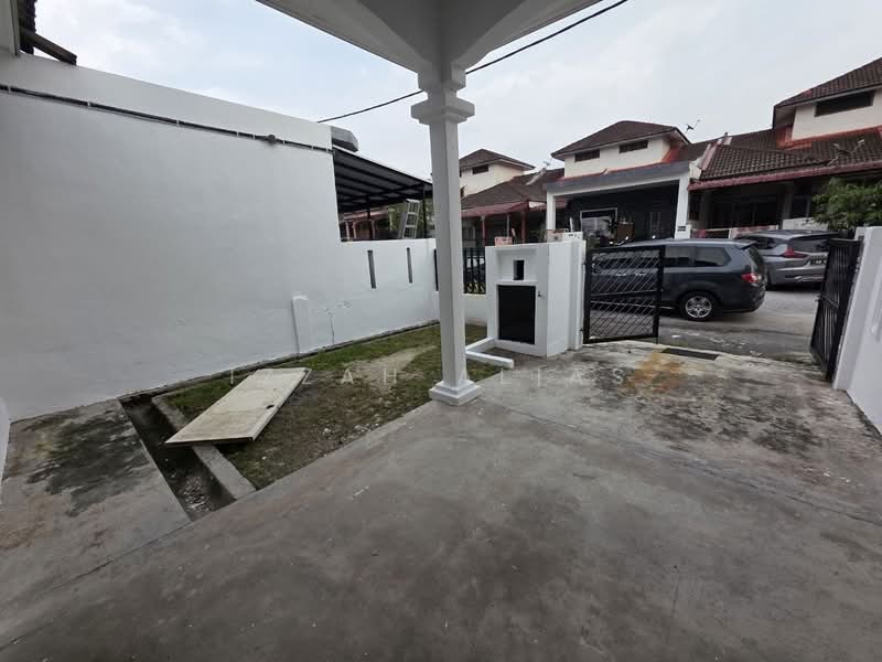 1-storey Terraced House for Sale in Puncak Alam (Selangor) - Izzah Alias - Exterior - PropertyGuru.com.my