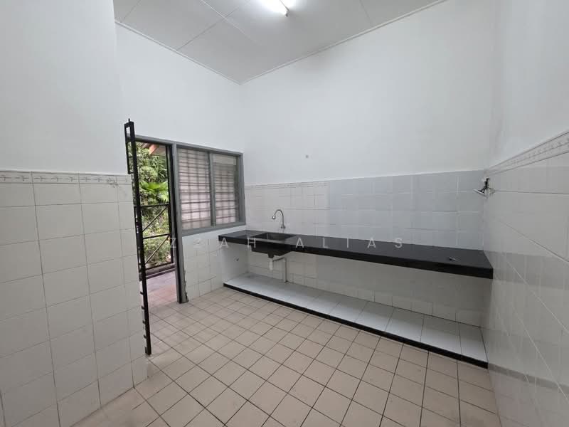 1-storey Terraced House for Sale in Puncak Alam (Selangor) - Izzah Alias - PropertyGuru.com.my