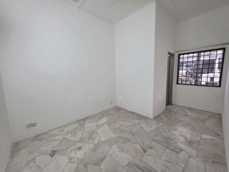 1-storey Terraced House for Sale in Puncak Alam (Selangor) - Izzah Alias - PropertyGuru.com.my