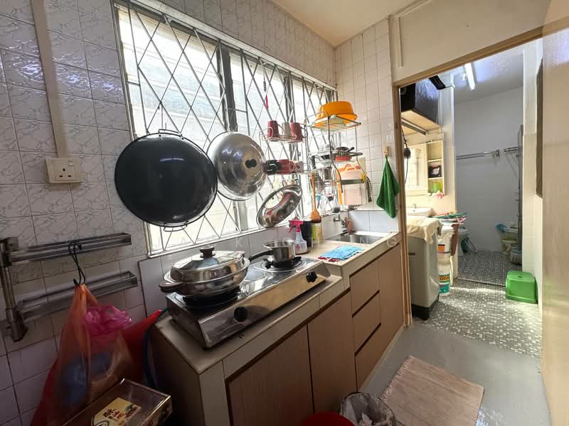 Flat for Sale at Flat Taman Ungku Tun Aminah - Jack Ching - Kitchen - PropertyGuru.com.my