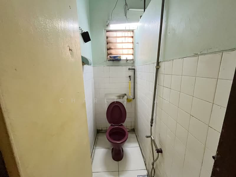 2-storey Terraced House for Sale in Taman Selat Damai (Pelabuhan Klang) - Charlie Gan - Bathroom - PropertyGuru.com.my
