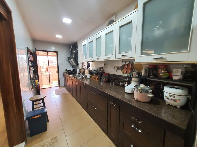 Rumah Berkembar untuk Dijual di Bandar Putra Permai (Seri Kembangan) - Leo Koh - Kitchen - PropertyGuru.com.my