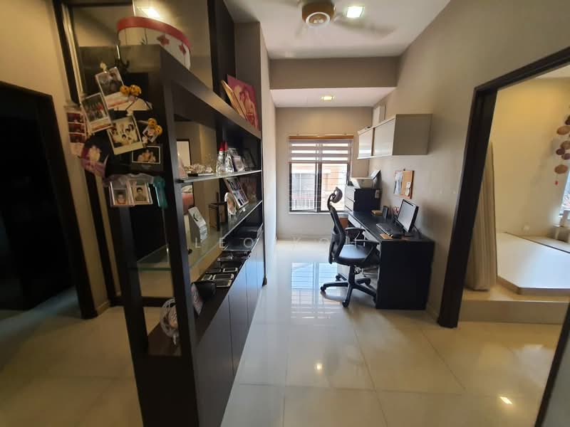 Rumah Berkembar untuk Dijual di Bandar Putra Permai (Seri Kembangan) - Leo Koh - Study - PropertyGuru.com.my