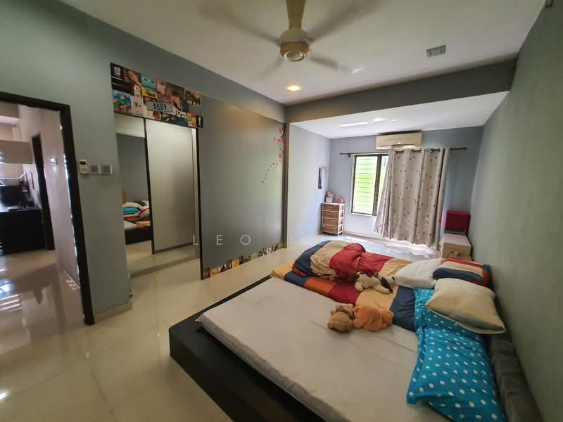 Rumah Berkembar untuk Dijual di Bandar Putra Permai (Seri Kembangan) - Leo Koh - Bedroom - PropertyGuru.com.my
