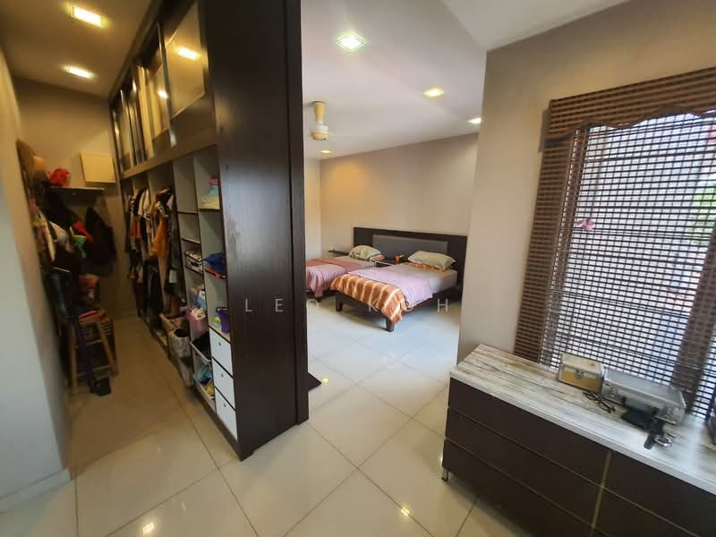 Rumah Berkembar untuk Dijual di Bandar Putra Permai (Seri Kembangan) - Leo Koh - Bedroom - PropertyGuru.com.my