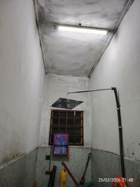 Rumah Teres 2 Tingkat untuk Dijual di Taman Kota Masai (Pasir Gudang) - Muhamad Asrul - Bathroom - PropertyGuru.com.my