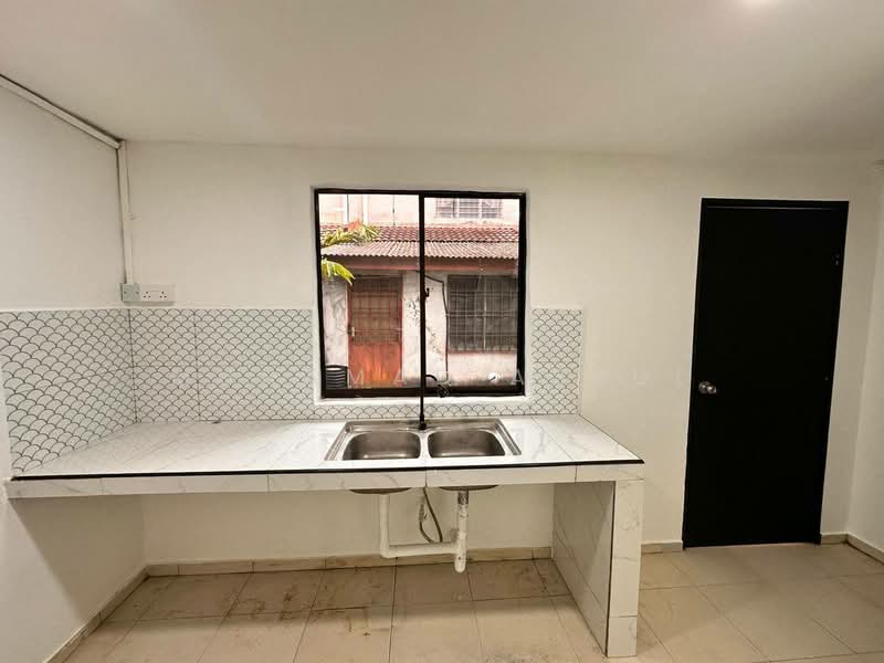 2-storey Terraced House for Sale in Taman Kota Masai (Pasir Gudang) - Muhamad Asrul - Kitchen - PropertyGuru.com.my