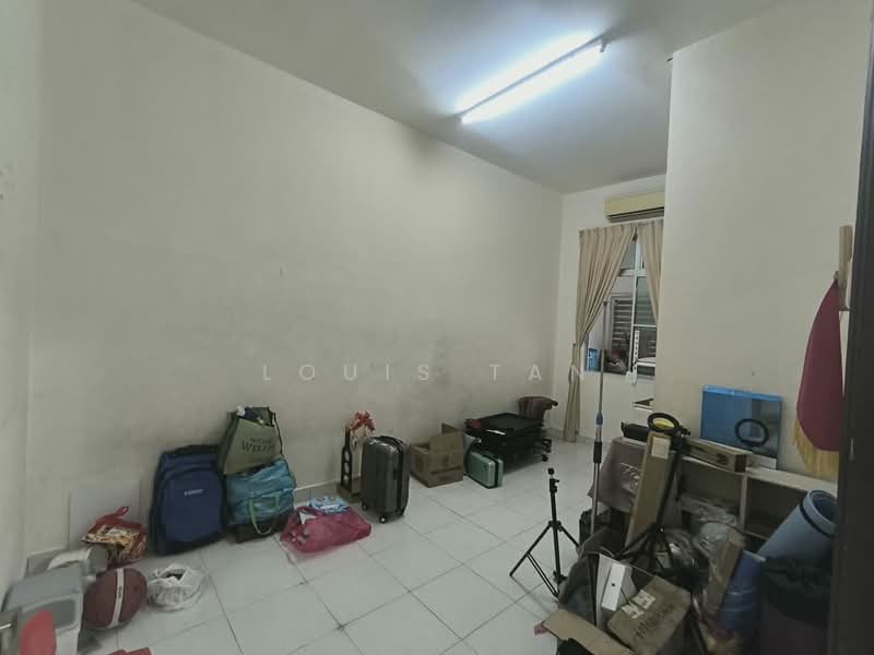 2-storey Terraced House for Sale in Taman Bestari Indah (Ulu Tiram) - Louis Tan - Interior - PropertyGuru.com.my