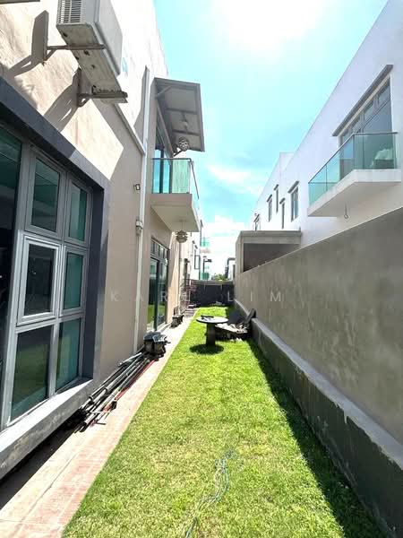 Rumah Kluster untuk Dijual di Taman Bukit Skudai (Skudai) - Karl Lim - Exterior - PropertyGuru.com.my