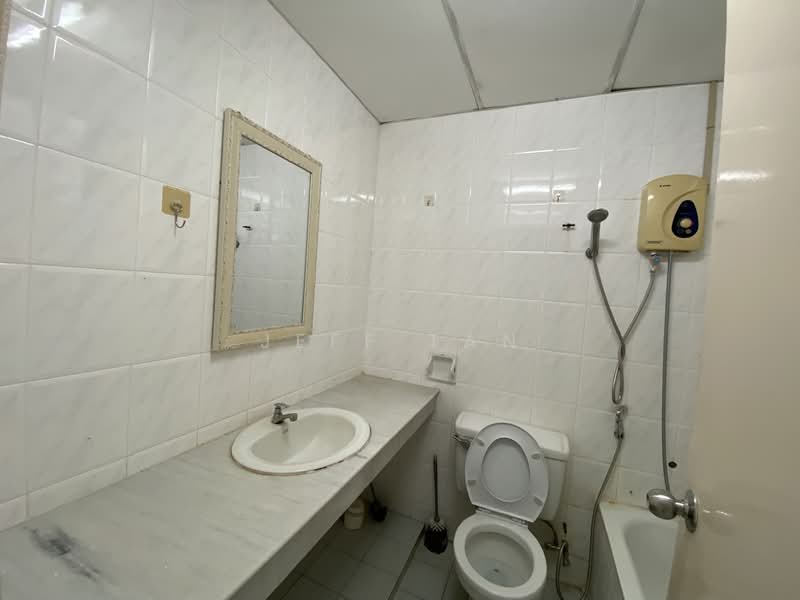 Kondominium untuk Disewa di Leader Garden - Jeff Tan - Bathroom - PropertyGuru.com.my