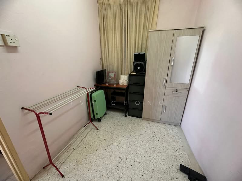 Pangsapuri untuk Dijual di Kiambang Apartment - Ivy Chong - Bedroom - PropertyGuru.com.my