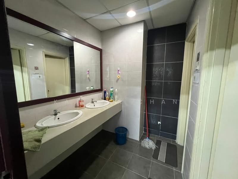 Shop / Office for Rent in Puchong (Selangor) - Katrina Chan - Bathroom - PropertyGuru.com.my
