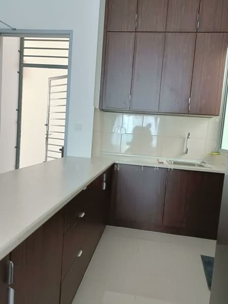 Servis Apartment untuk Disewa di Gaya Resort Homes - Justin Tan - Kitchen - PropertyGuru.com.my