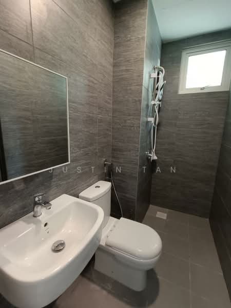 Servis Apartment untuk Disewa di Gaya Resort Homes - Justin Tan - Bathroom - PropertyGuru.com.my