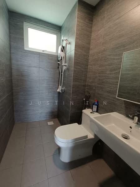 Servis Apartment untuk Disewa di Gaya Resort Homes - Justin Tan - Bathroom - PropertyGuru.com.my