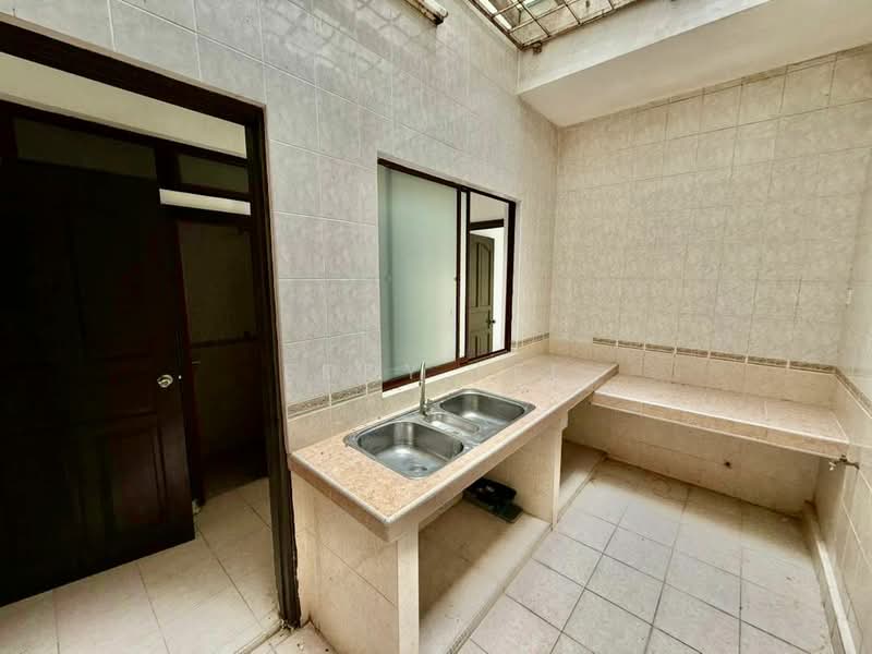 Zero-Lot Bungalow for Sale in Ampang (Selangor) - Eddy Lee - Kitchen - PropertyGuru.com.my