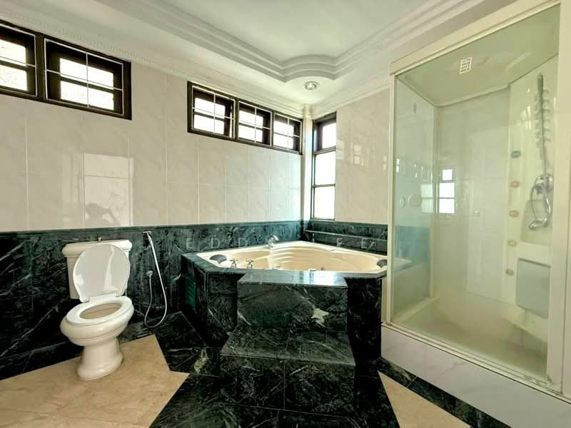 Zero-Lot Bungalow for Sale in Ampang (Selangor) - Eddy Lee - Bathroom - PropertyGuru.com.my