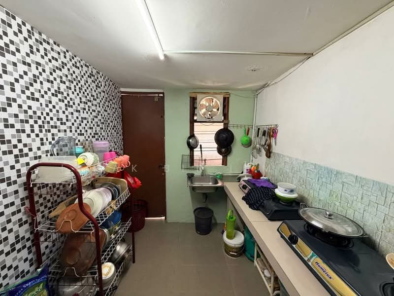 2-storey Terraced House for Sale in Petaling Jaya (Selangor) - Ishak Bin Ismail - Kitchen - PropertyGuru.com.my