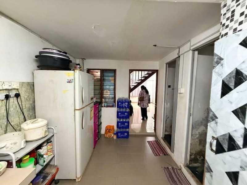 Rumah Teres 2 Tingkat untuk Dijual di Petaling Jaya (Selangor) - Ishak Bin Ismail - Kitchen - PropertyGuru.com.my