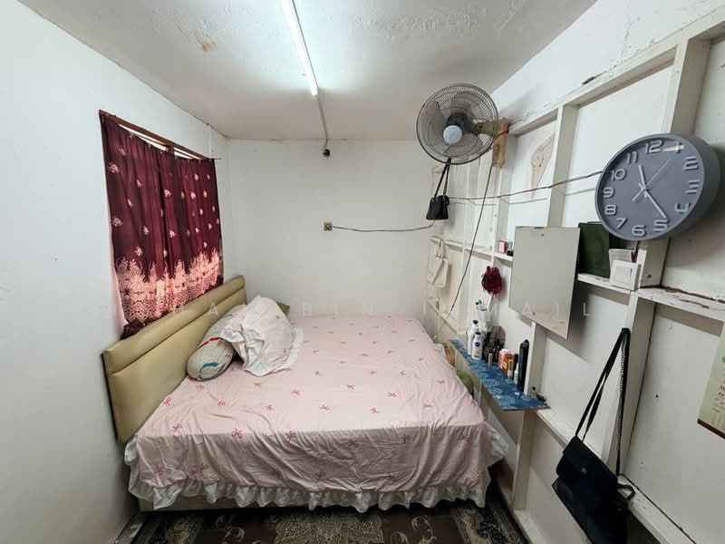 2-storey Terraced House for Sale in Petaling Jaya (Selangor) - Ishak Bin Ismail - Bedroom - PropertyGuru.com.my