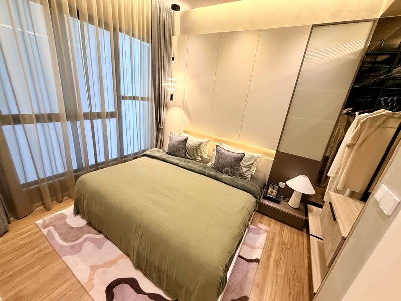 Service Residence for Sale at THE ATERA - Ric Foo - Comfortable Bedroom with Full Height Win - PropertyGuru.com.my