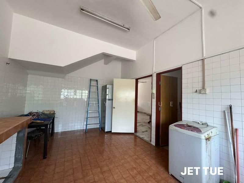 Rumah Teres 2 Tingkat untuk Dijual di Taman Selatan (Klang) - Reilynn Tue - Kitchen - PropertyGuru.com.my
