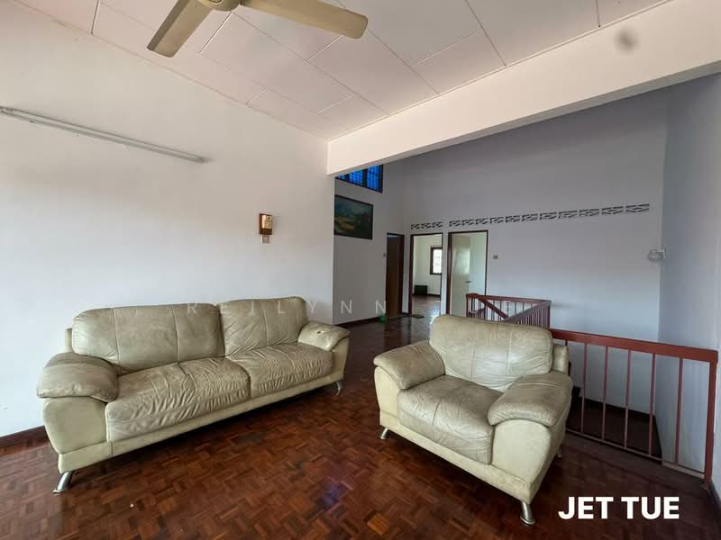 Rumah Teres 2 Tingkat untuk Dijual di Taman Selatan (Klang) - Reilynn Tue - Living Room - PropertyGuru.com.my