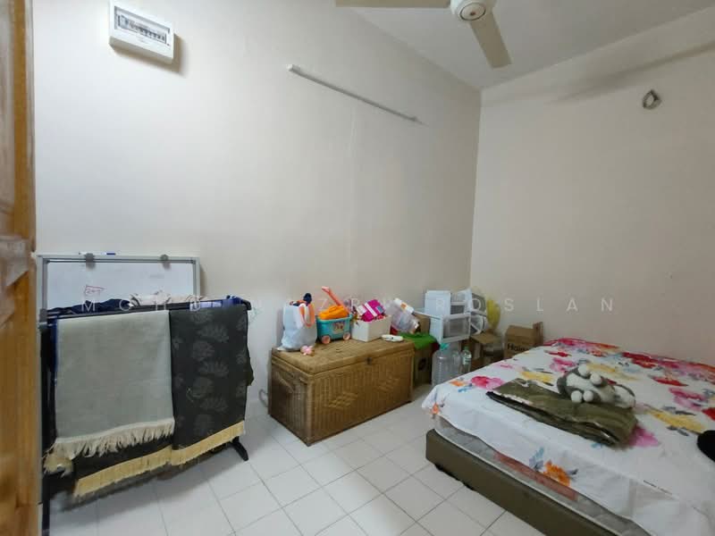 2-storey Terraced House for Sale in Taman Bukit Utama (Ulu Kelang) - Mohd Nazri Roslan - Bedroom - PropertyGuru.com.my