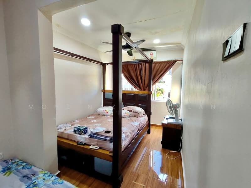 2-storey Terraced House for Sale in Taman Bukit Utama (Ulu Kelang) - Mohd Nazri Roslan - Bedroom - PropertyGuru.com.my