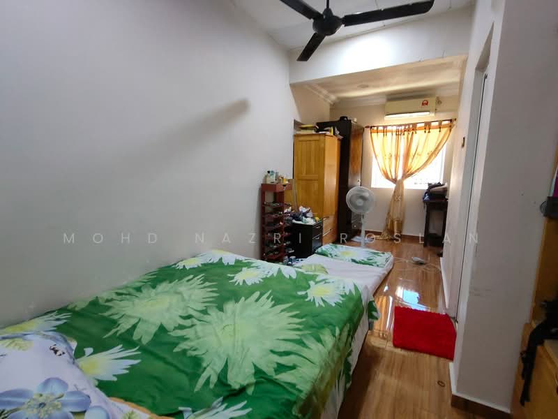 2-storey Terraced House for Sale in Taman Bukit Utama (Ulu Kelang) - Mohd Nazri Roslan - Bedroom - PropertyGuru.com.my