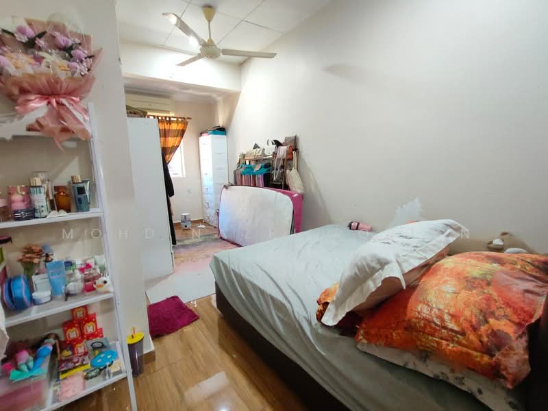 2-storey Terraced House for Sale in Taman Bukit Utama (Ulu Kelang) - Mohd Nazri Roslan - Bedroom - PropertyGuru.com.my