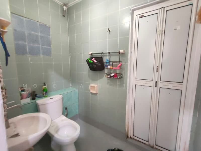 2-storey Terraced House for Sale in Taman Bukit Utama (Ulu Kelang) - Mohd Nazri Roslan - Bathroom - PropertyGuru.com.my