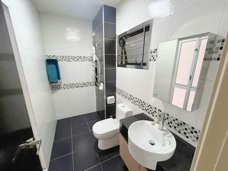 Service Residence for Sale at Sky View - Jason Chua - Bathroom - PropertyGuru.com.my