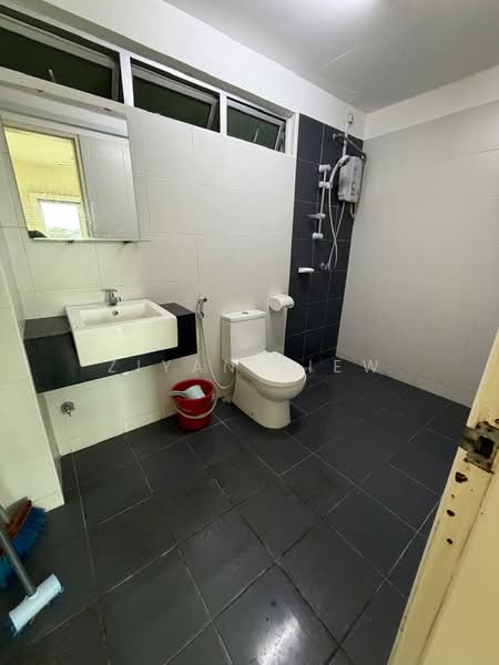 Apartment for Sale at Idaman Residence - Ziyan Liew - Bathroom - PropertyGuru.com.my