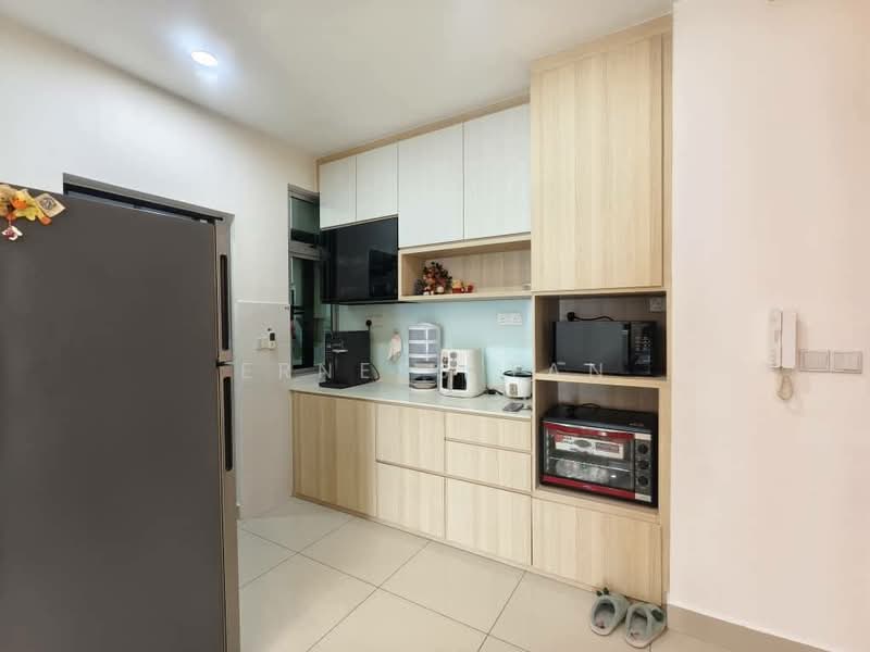 Service Residence for Sale at Meridin Bayvue @ Sierra Perdana - Erness Tan - Kitchen - PropertyGuru.com.my