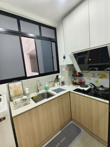 Service Residence for Sale at Meridin Bayvue @ Sierra Perdana - Erness Tan - Kitchen - PropertyGuru.com.my
