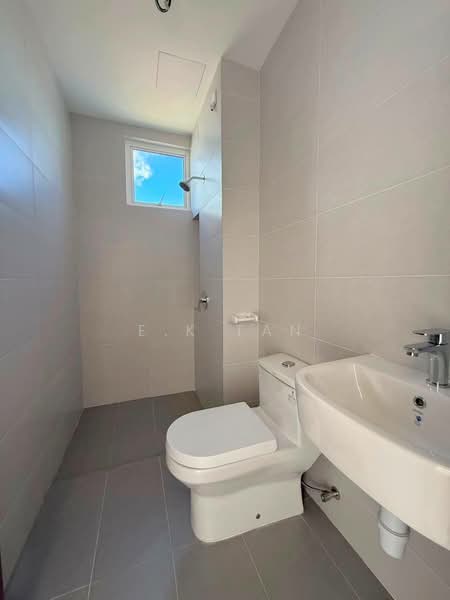 Servis Apartment untuk Dijual di TRELLIS RESIDENCES - E.K Tan - Bathroom - PropertyGuru.com.my