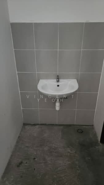 Shop for Rent in Seksyen 13 (Shah Alam) - Vincent Yeoh - Bathroom - PropertyGuru.com.my
