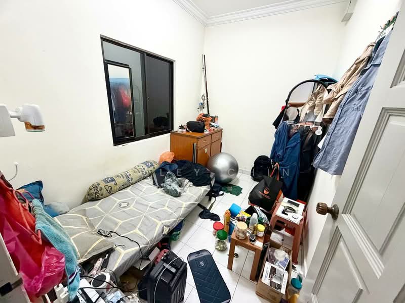 1-storey Terraced House for Sale in Taman Johor (Tampoi) - Calley Chin - Bedroom - PropertyGuru.com.my