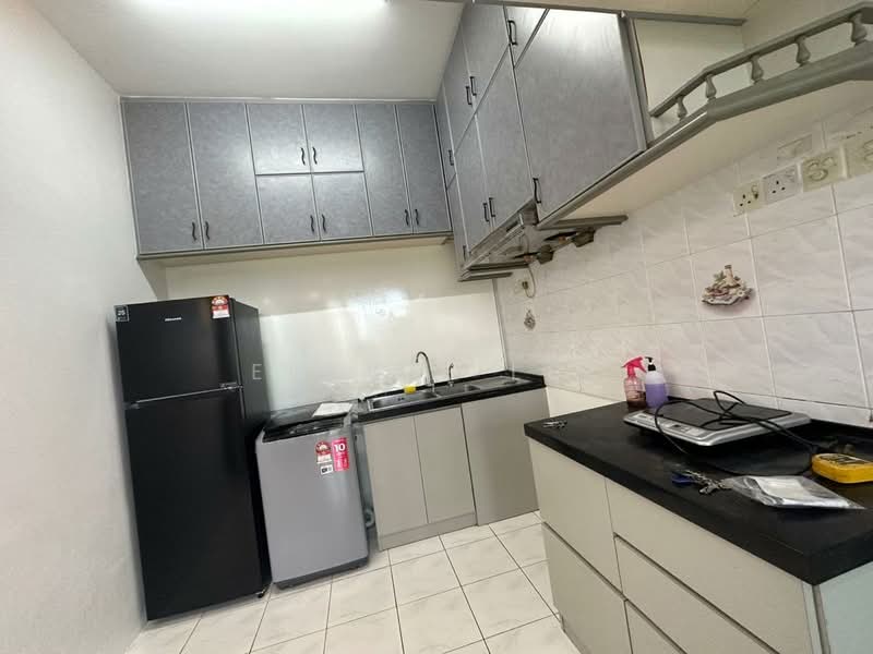 Pangsapuri untuk Dijual di Taman Jubilee Phase 5 - Elaine Lee - Kitchen - PropertyGuru.com.my