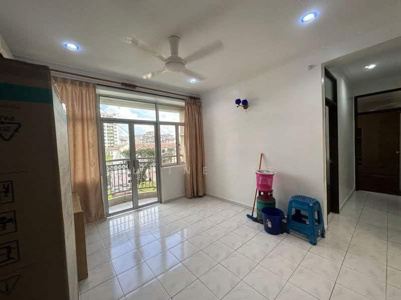 Pangsapuri untuk Dijual di Taman Jubilee Phase 5 - Elaine Lee - Balcony - PropertyGuru.com.my