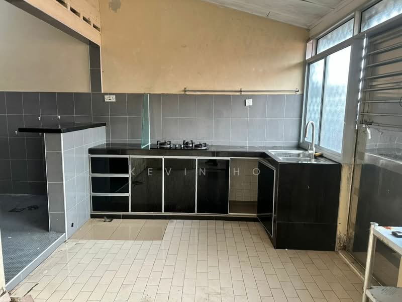 Rumah Teres 1 Tingkat untuk Disewa di Taman Pelangi (Johor Bahru) - Kevin Ho - Kitchen - PropertyGuru.com.my