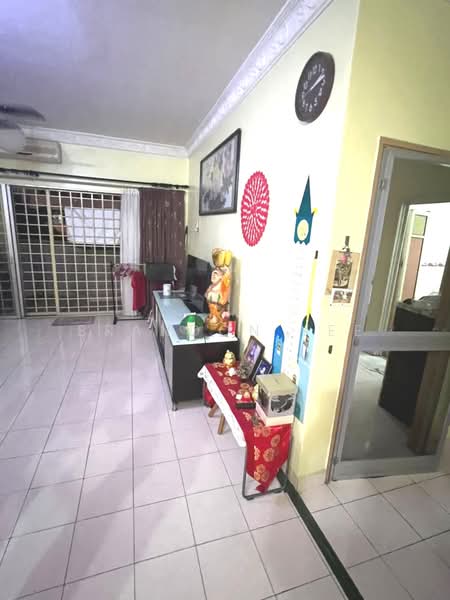 Apartment for Rent at Desa Saujana - Brandon Yee - Living Room - PropertyGuru.com.my
